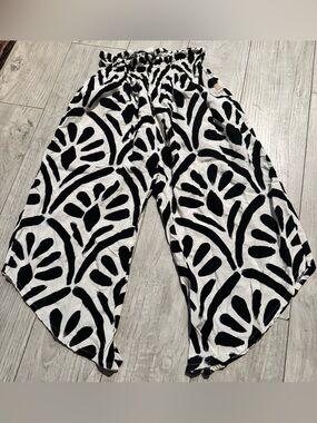 PIYOGA Black & White Patterned Cropped Wide-Leg Pants with pockets